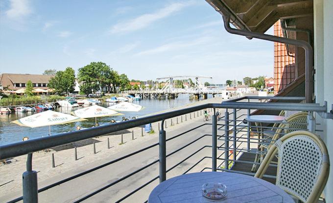 Hotel zur Brücke Greifswald Exterior foto